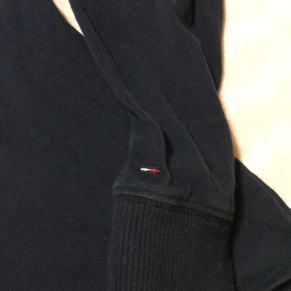 navy blue Tommy Hilfiger crewneck - Picture 2 of 4